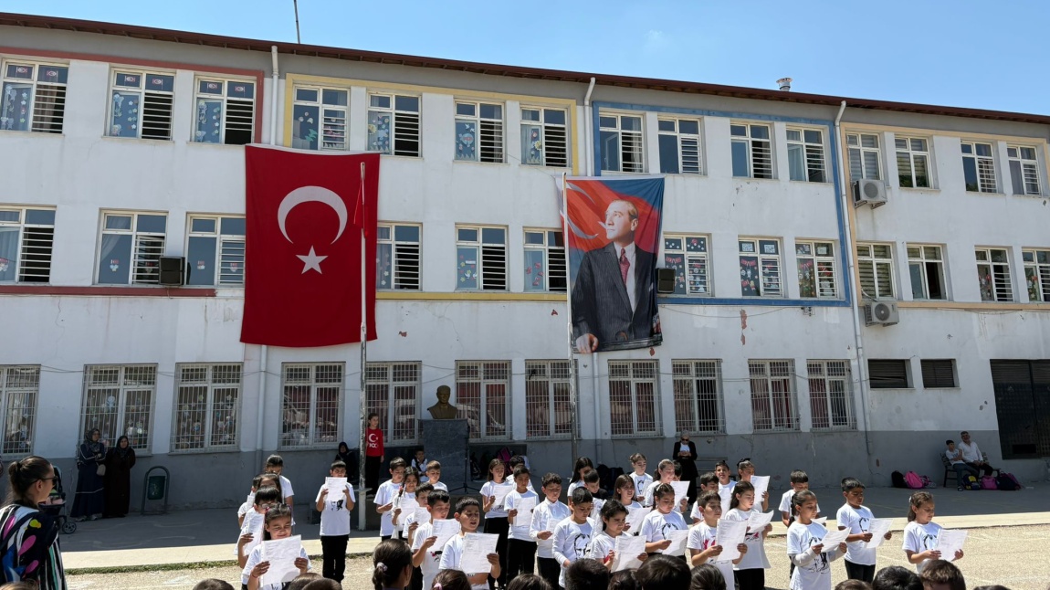 19 MAYIS ATATÜRK'Ü ANMA, GENÇLİK VE SPOR BAYRAMI OKULUMUZDA ÇOŞKUYLA KUTLANDI